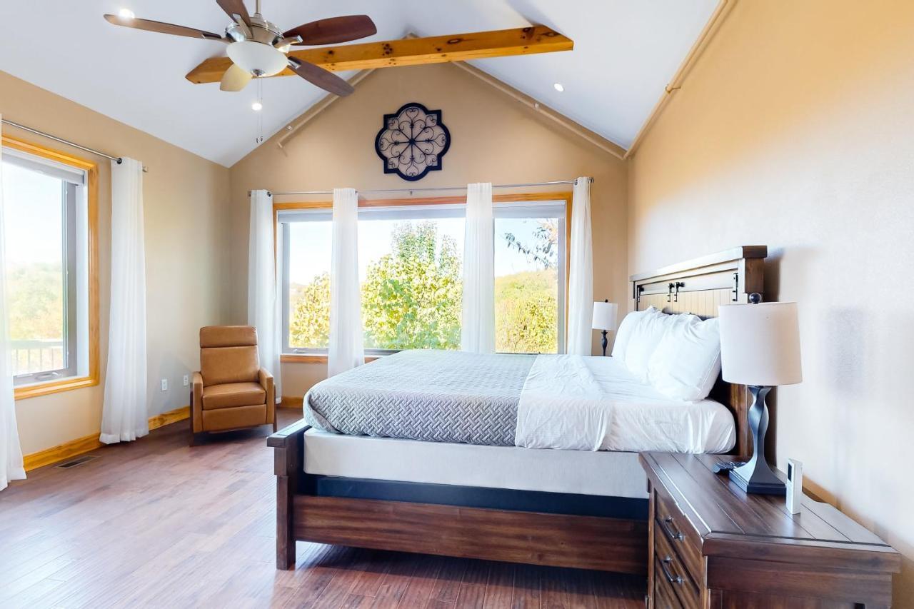 Treetop View Sanctuary Branson Exterior photo