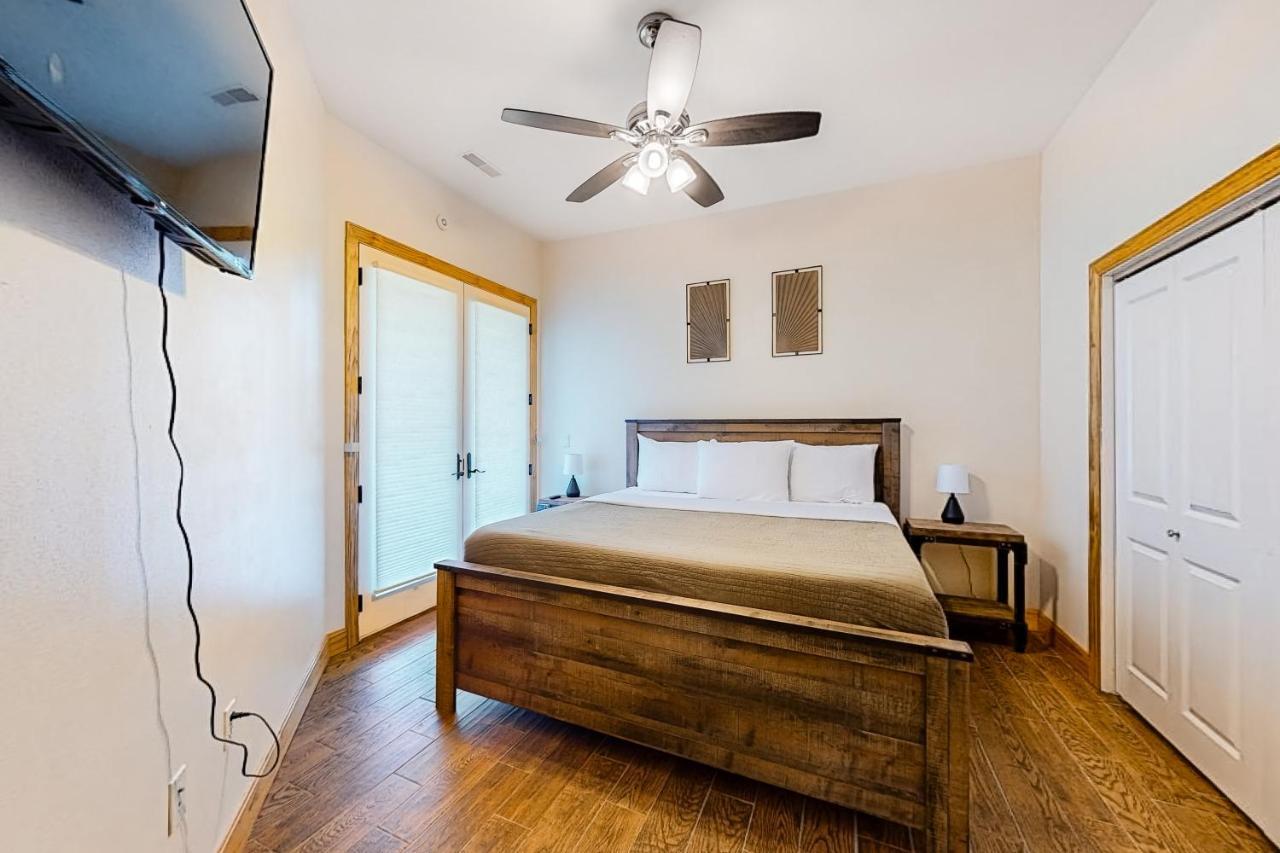 Treetop View Sanctuary Branson Exterior photo
